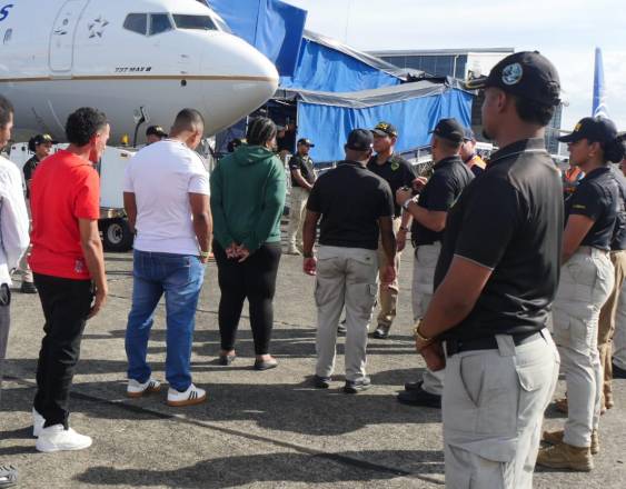 Panamá expulsa y deporta a 108 colombianos