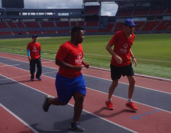 Cortesía | Corredores de los programas de Olimpiadas Especiales Panamá durnate una competencia.