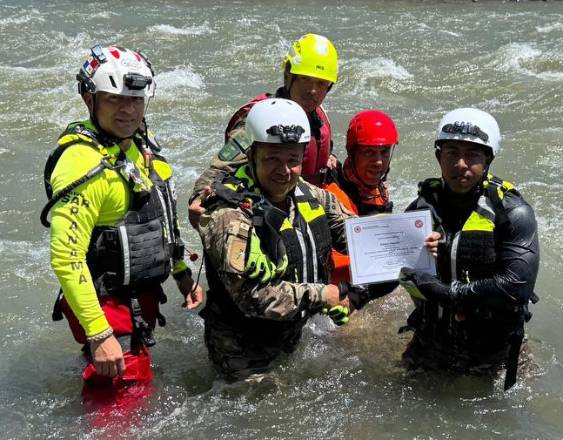 El SINAPROC gradúa a 26 rescatistas en técnicas de rescate para inundaciones
