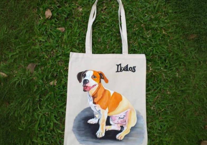 Bolsas de tela con retratos de mascotas, un emprendimiento lleno de arte y creatividad