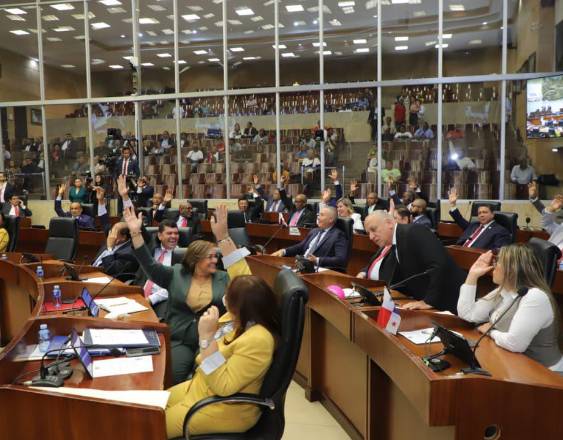 Cierre de legislatura deja proyectos clave en espera