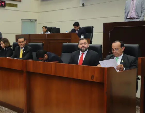 ML | Durante la discusión de la iniciativa en la Asamblea.