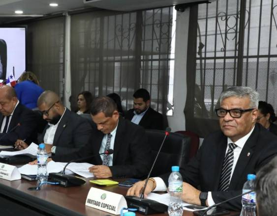 ML | La Comisión de Presupuesto durante una sesión de análisis del Presupuesto General del Estado.