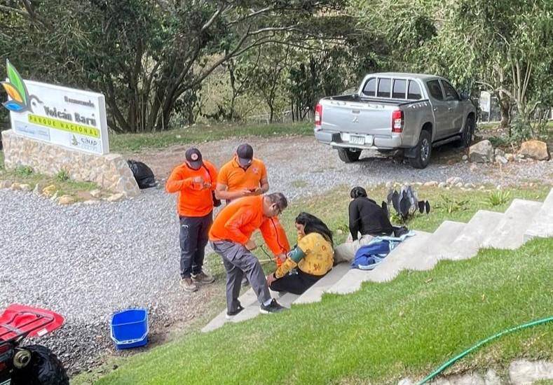 Atienden a dos mujeres por agotamiento tras descenso del Volcán Barú