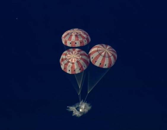 La misión Artemis II de la NASA, a bordo de su nave espacial Orion, regresa a la Tierra REMITIDA