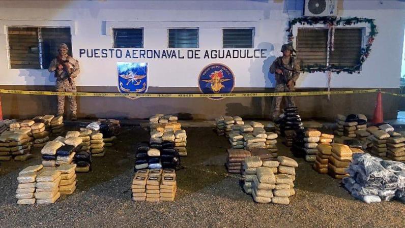 Decomisan 909 paquetes de presunta droga en operación naval