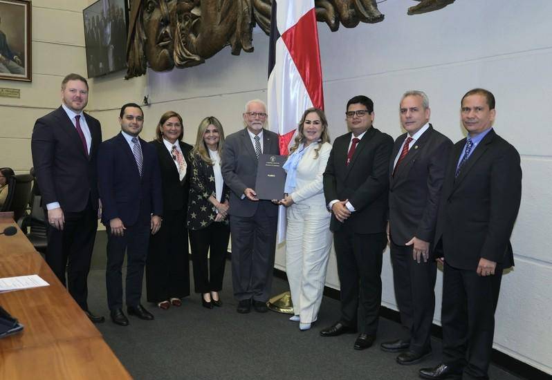 Aprueban extensión hasta 2048 del contrato entre el Estado y la Fundación Ciudad del Saber