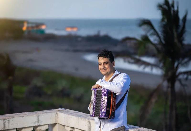 Adonis Cárdenas, “El Caballero del Acordeón”