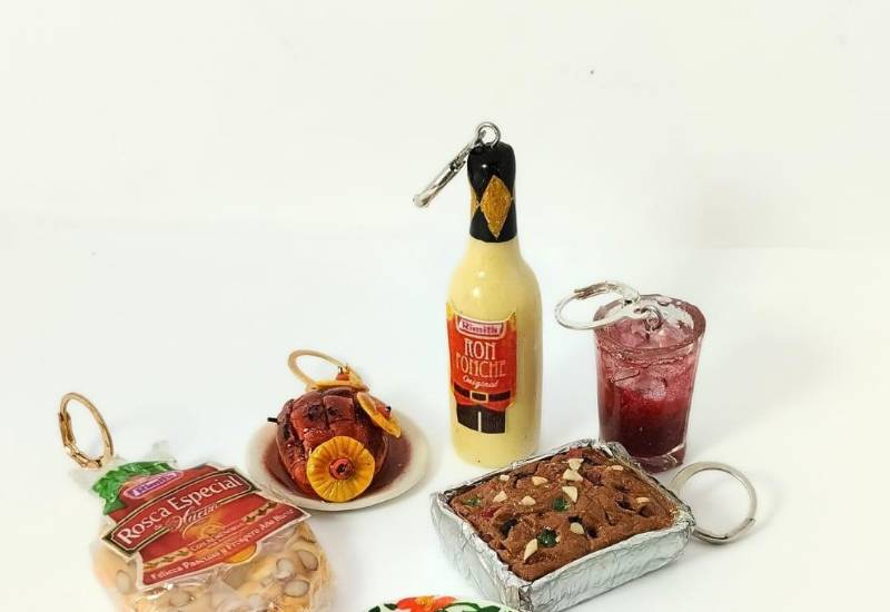 Aretes, collares y llaveros, emprendimiento que distingue las tradiciones panameñas