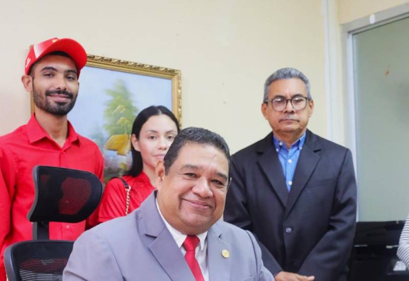 Diez candidatos que aspiran a ocupar la rectoría de la UNACHI