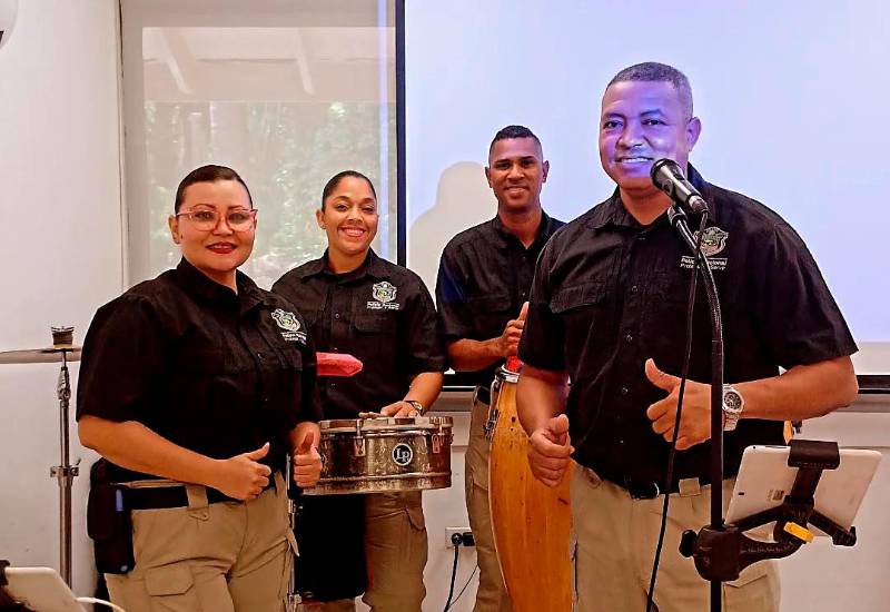 El ritmo de los Camisas Rojas: las orquestas bomberiles de Panamá