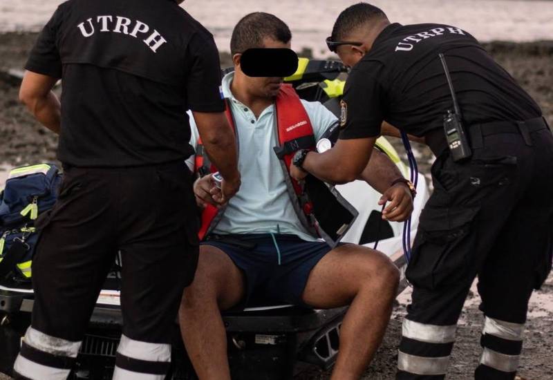 SPI rescata a conductor de Jet Ski varado en la Cinta Costera