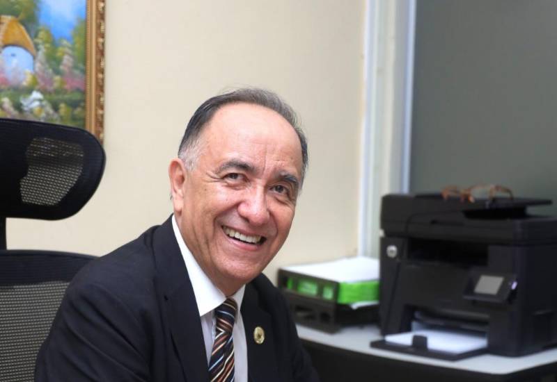 Diez candidatos que aspiran a ocupar la rectoría de la UNACHI
