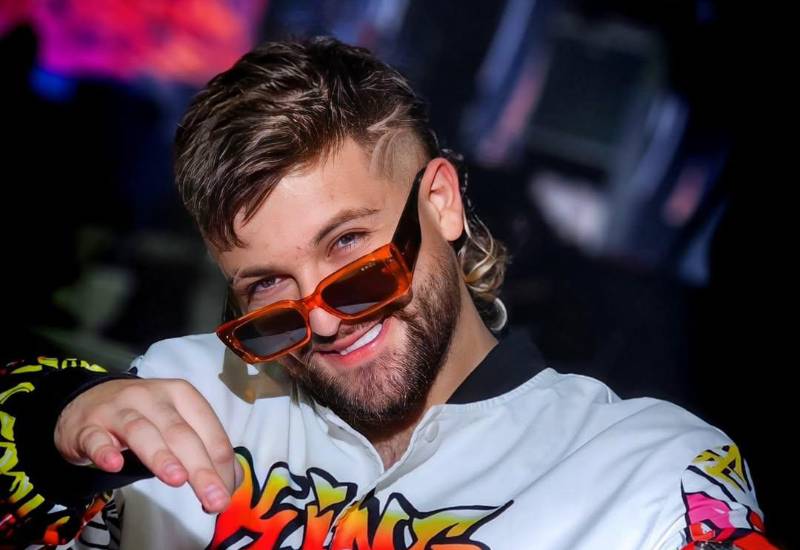 Blondiak lleva un mensaje de conexión