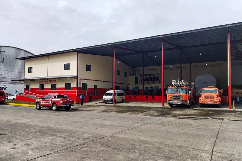 Los bomberos realizan más de 1,800 inspecciones tras el sismo
