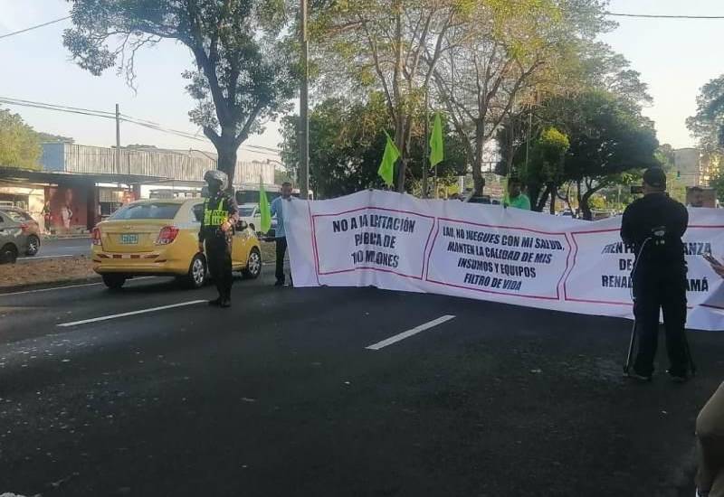 Se han registrado al menos cinco cierres y protestas durante este lunes en diversas partes del país