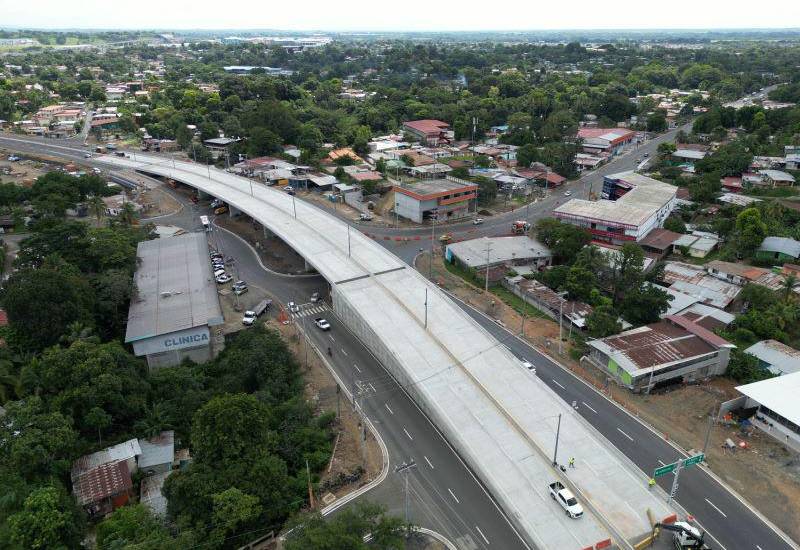 Paso vehicular e intercambiador vial Cabuya - 24 de Diciembre tiene un 80% de avance físico