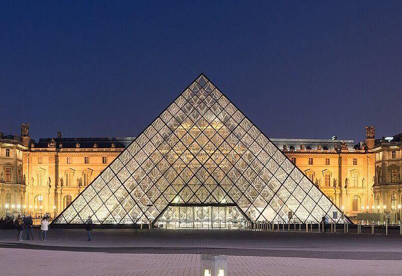 Dos de los sospechosos del robo en el Louvre son una pareja con hijos, según la fiscal