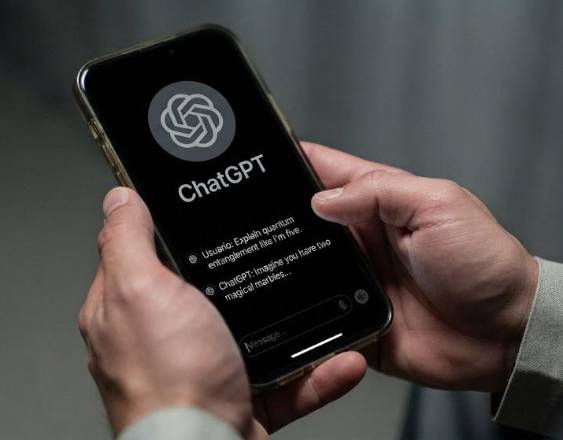 ChatGPT ya permite enviar mensajes en Apple Messages con un plug-in que plantea dudas sobre la privacidad