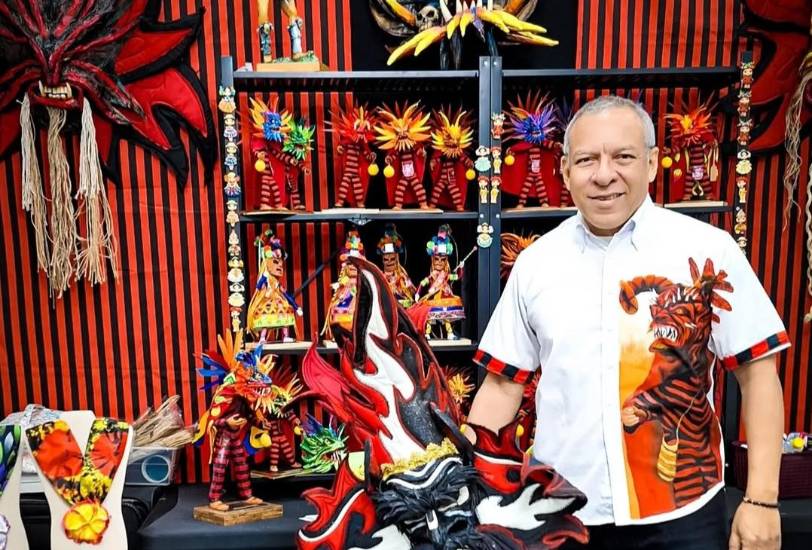 Con tradiciones y fe crea obsequios que traspasan fronteras y narran una historia