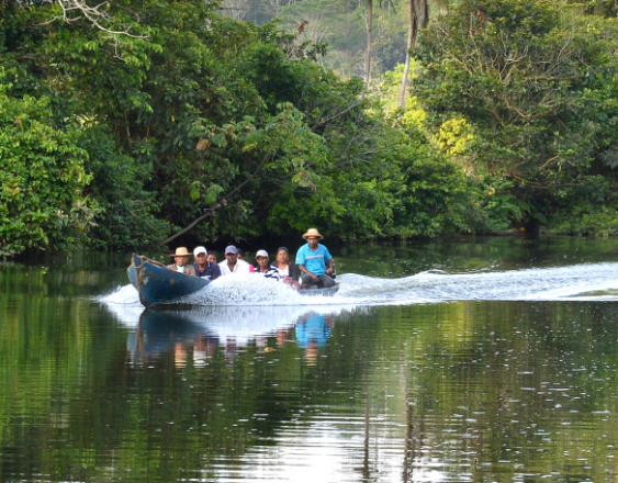 FOTO ACP | Moradores de las comunidades aledañas en Río Indio.