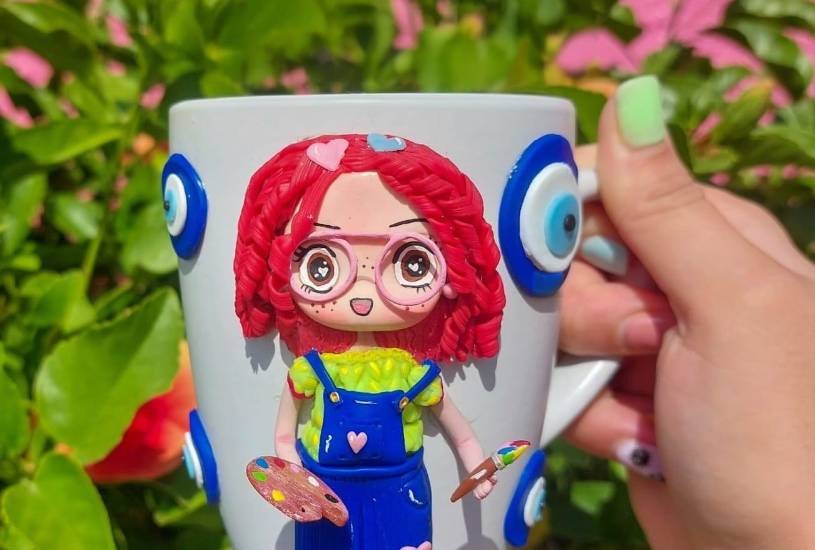Tazas con diseños en porcelana fría, un emprendimiento lleno de creatividad