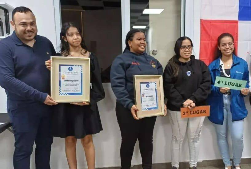 Ganan campeonatos de ajedrez en Panamá