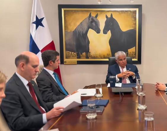 Presidente Mulino recibe a altos delegados del Estado de Qatar