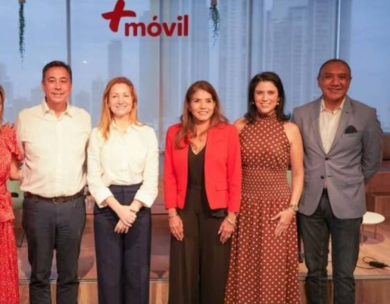 El candidato presidencial Arrocha se reúne con colaboradores de +Móvil