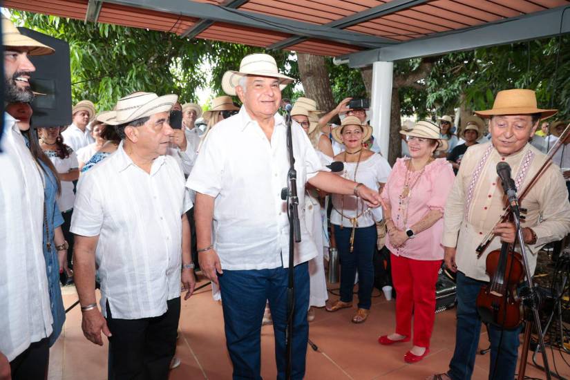 Presidente Mulino resalta el valor del folclore panameño en el Festival de la Mejorana 2026
