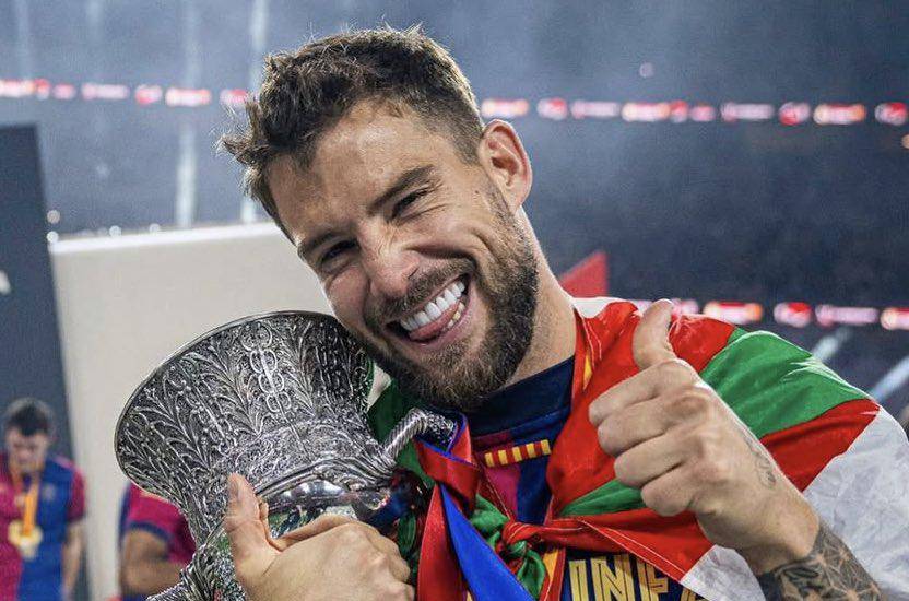 Iñigo Martínez deja al FC Barcelona y se une al Al Nassr saudí