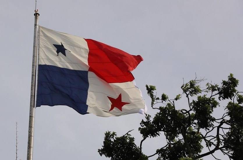 ML | Bandera de la República de Panamá.