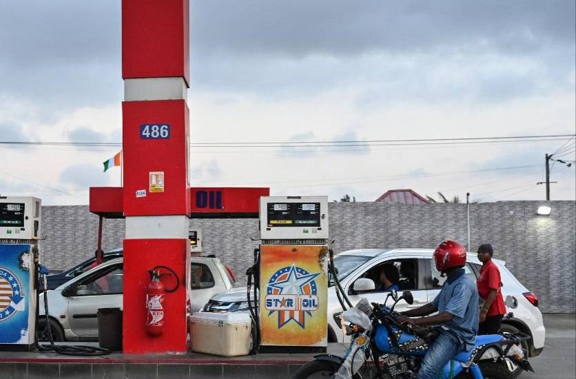 Precios del petróleo caen tras nueva oferta de Irán para negociar con EEUU