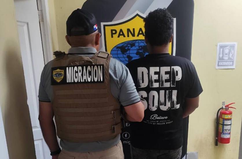 Detectan a tres migrantes irregulares y a presunto traficante en Divisa