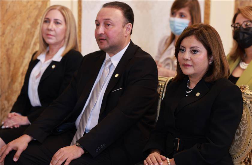 Los magistrados que decidirán sobre el contrato minero