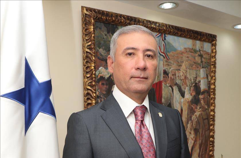 Los magistrados que decidirán sobre el contrato minero