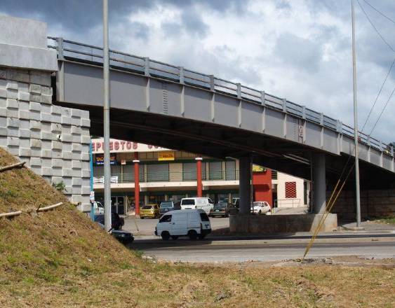 ML | El puente de las Acacias, ubicado en el corregimiento de Don Bosco. Este conecta con Pedregal.