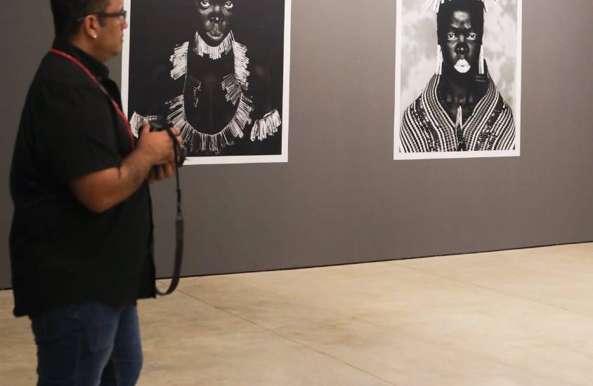 Inauguran la exposición “No todos los días son iguales”