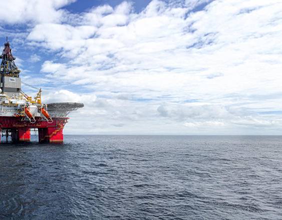 Alza del petróleo volverá a presionar costos de servicios y alimentos