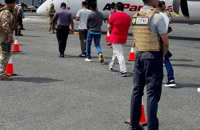 Deportan y expulsan a 45 colombianos por delitos y faltas migratorias