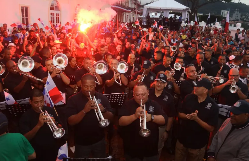 Dianas y eventos para celebrar fiestas patrias