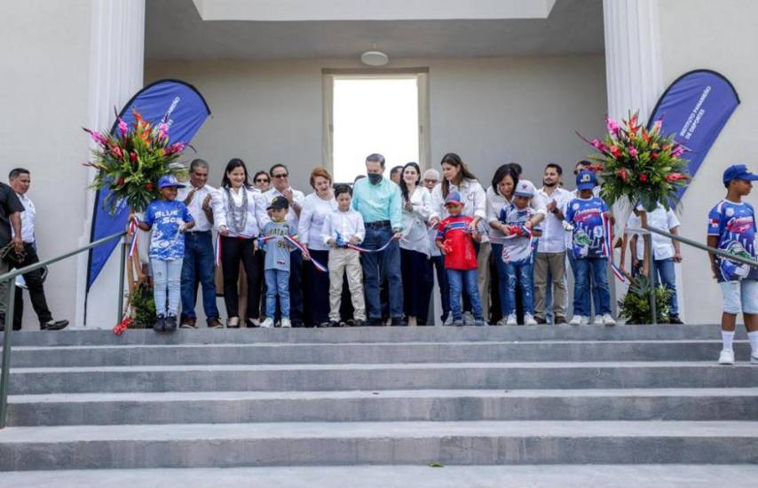 Inauguran el Estadio Juan Demóstenes Arosemena