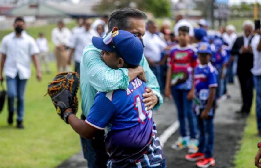 Inauguran el Estadio Juan Demóstenes Arosemena