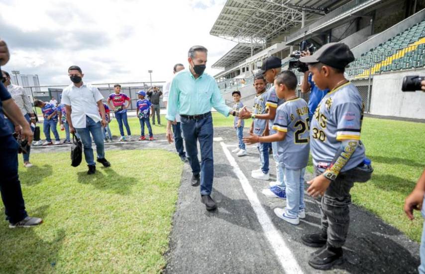 Inauguran el Estadio Juan Demóstenes Arosemena