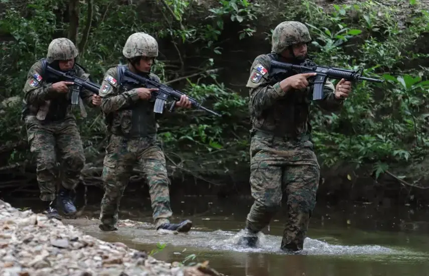 El SENAFRONT detuvo a 6 personas por minería ilegal en operativo en Darién