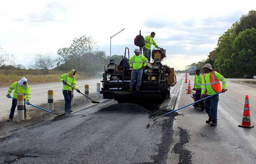La alcaldía de Aguadulce recupera escuelas y parques