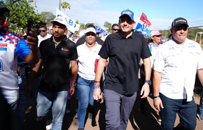 Carrizo se reúne con mujeres del Oeste