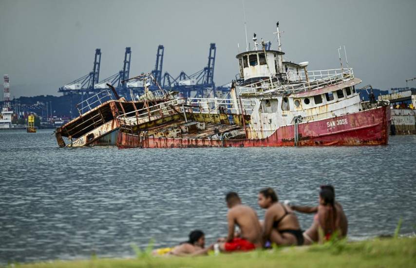 Una oportunidad para la vida marina en el cementerio de barcos de Panamá