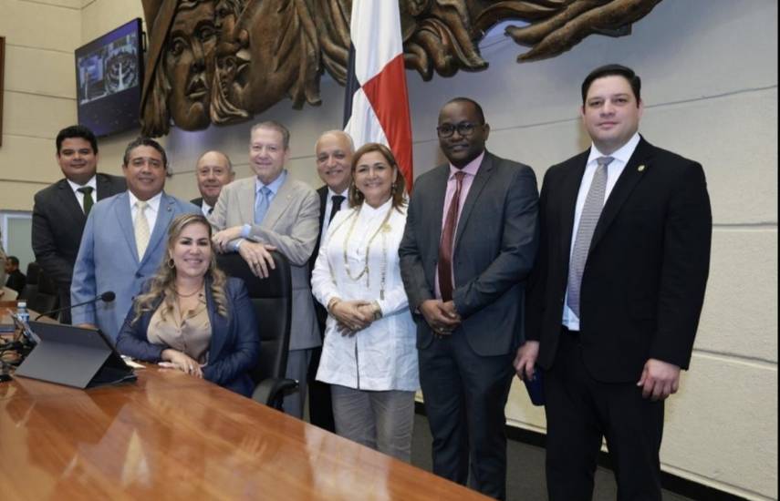La Asamblea Nacional clausura legislatura y retomará sesiones en enero de 2027