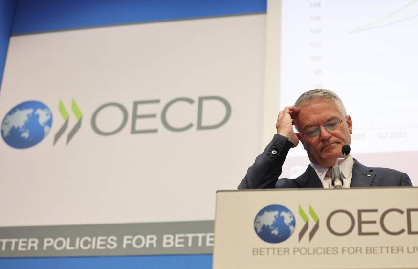 La economía mundial resiste en 2026 pero la incertidumbre permanece, advierte la OCDE